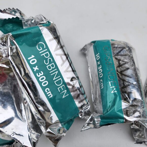 4X Navaris Plaster of Paris Cloth Rolls Gauze Bandages Body Casts 10x300 cm 4 Pa - Picture 9 of 12